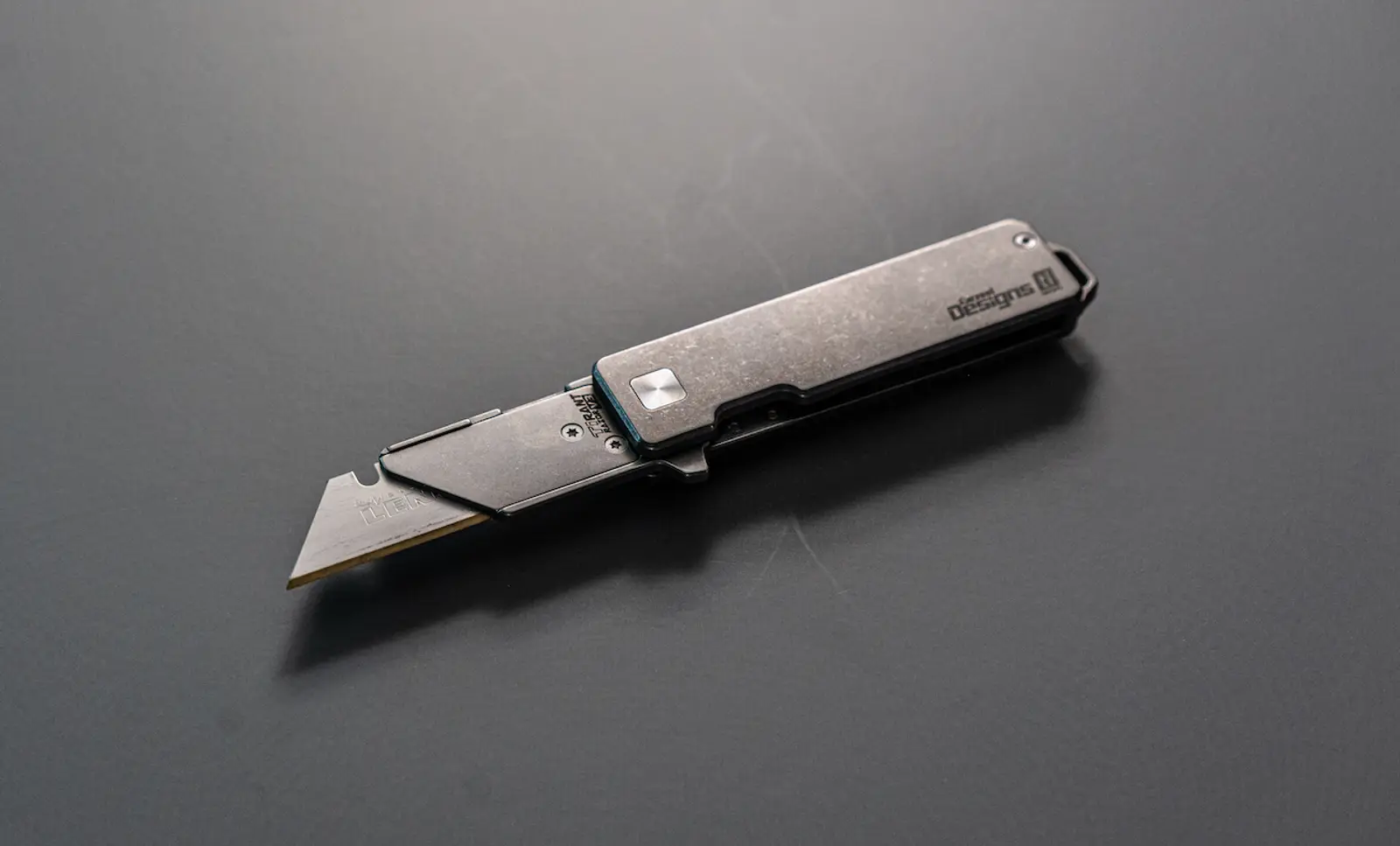 TiRant RAZOR V3 utility knife
